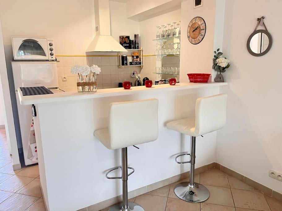 Joli Studio Tout Confort Proche Toutes Commodites Dans Residence Calme L'Ile-Rousse (Corsica) Exterior foto